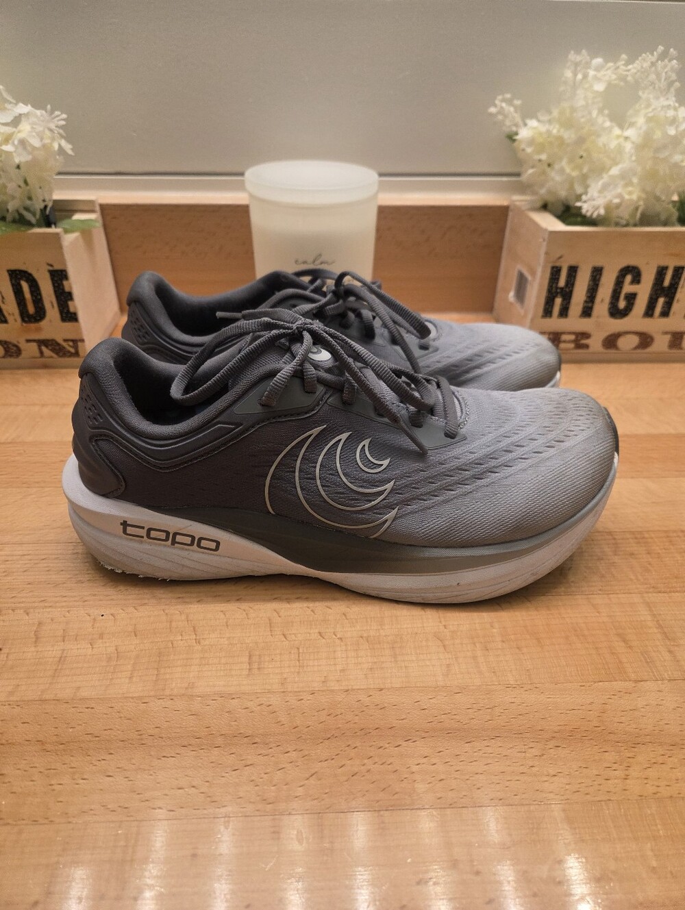 Topo Athletic Phantom 4 Women's Running Shoes Gray On Gray Size 9W